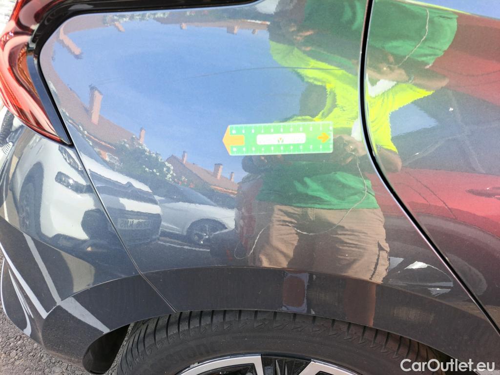  Nissan  Micra NISSAN  / 2017 / 5P / berlina con portón IG-T 68 kW (92 CV) E6D-F Acenta #23