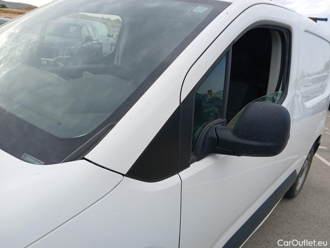  Peugeot  Partner PEUGEOT  / 2018 / 3P / furgón derivado de turismo Pro Standard 600kg BlueHDi 73kW (AC) #7