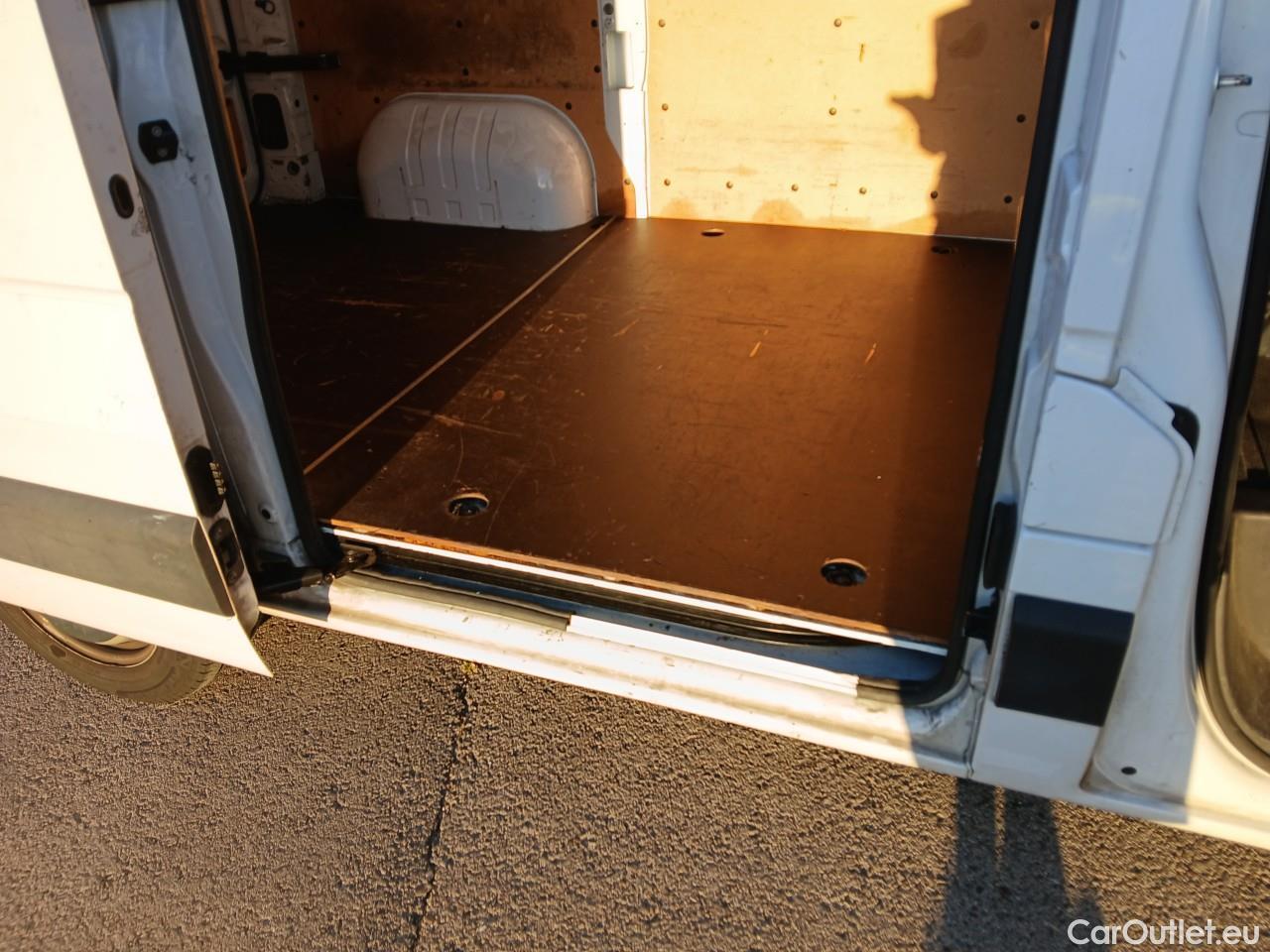  Opel  Movano OPEL  / 2010 / 4P / furgón 2.3 CDTI 96kW (130CV) L1 H1 F 2.8t #9