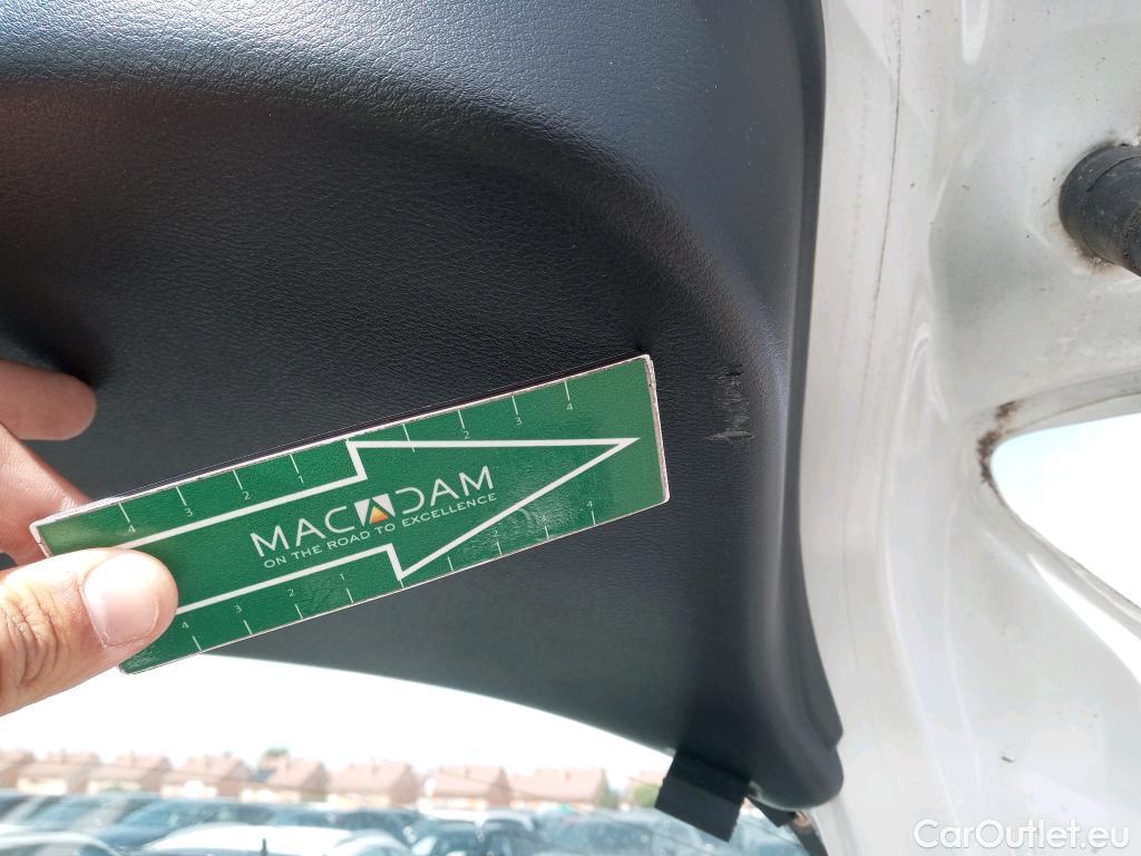  Nissan  Micra NISSAN  / 2017 / 5P / berlina con portón IG-T 68 kW (92 CV) E6D-F Visia #9