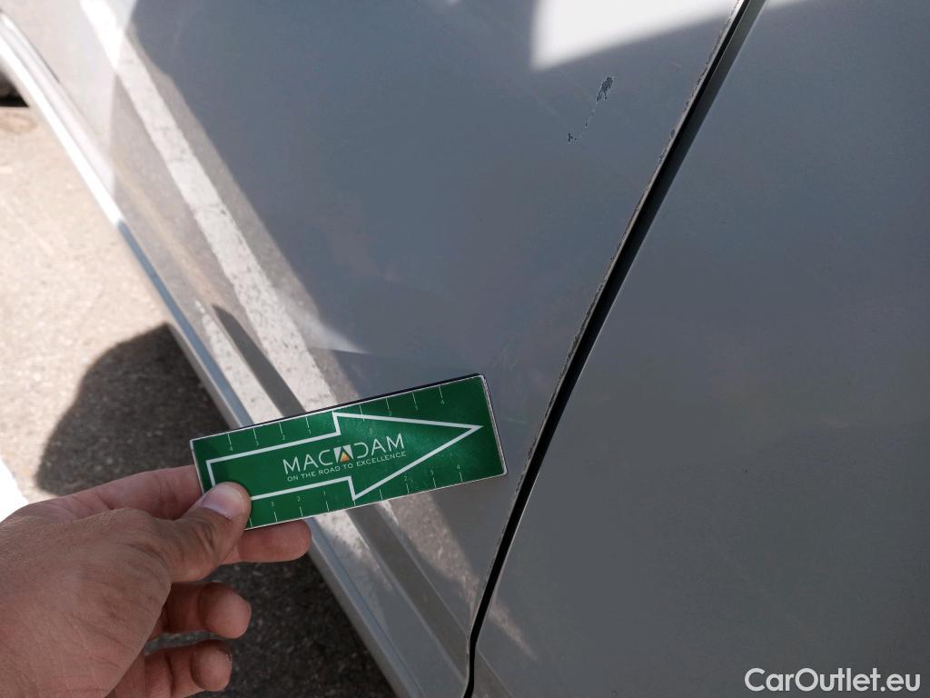  Nissan  Micra NISSAN  / 2017 / 5P / berlina con portón IG-T 68 kW (92 CV) E6D-F Visia #7