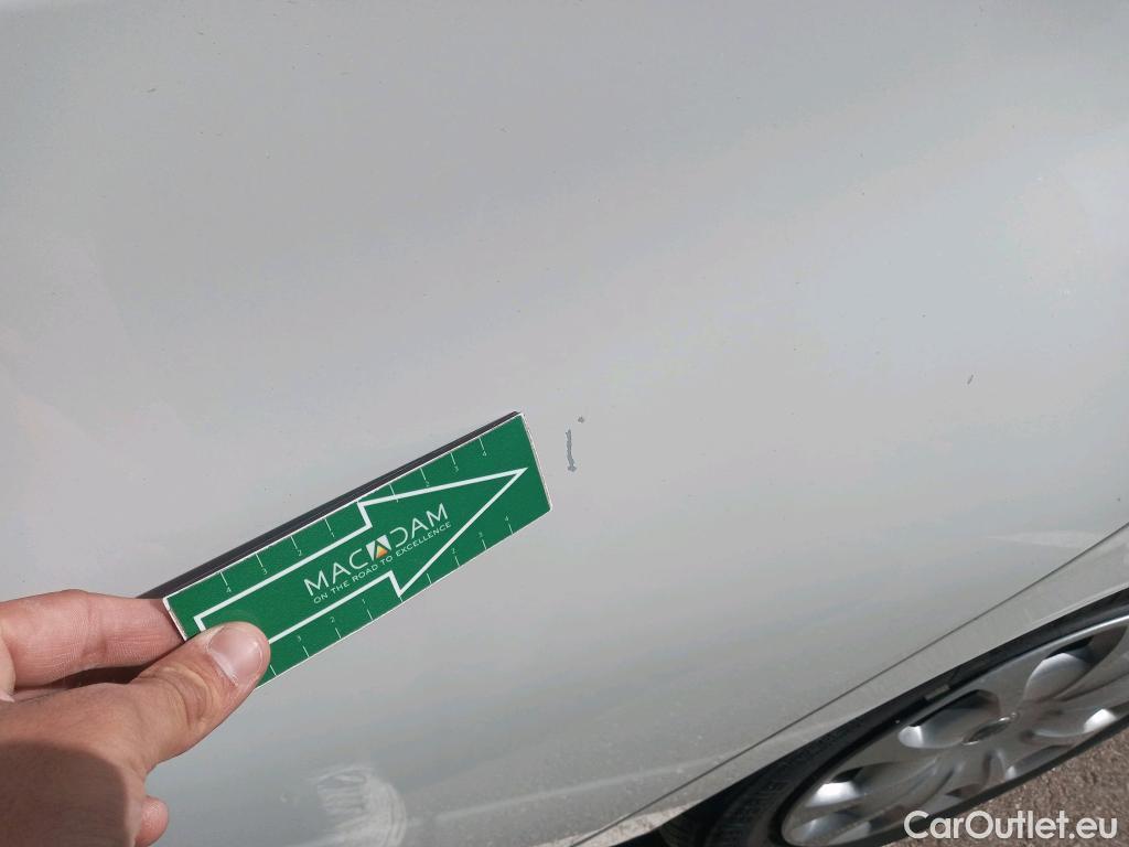  Nissan  Micra NISSAN  / 2017 / 5P / berlina con portón IG-T 68 kW (92 CV) E6D-F Visia #11