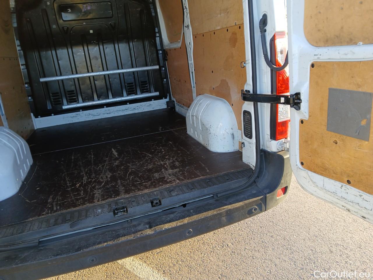  Opel  Movano OPEL  / 2010 / 4P / furgón 2.3 CDTI 96kW (130CV) L1 H1 F 2.8t #23