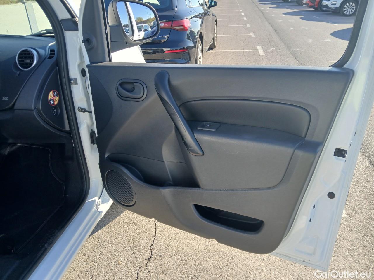  Renault  Kangoo  II Furgón Professional 1.5 dCi 95CV MT6 E6dT #24