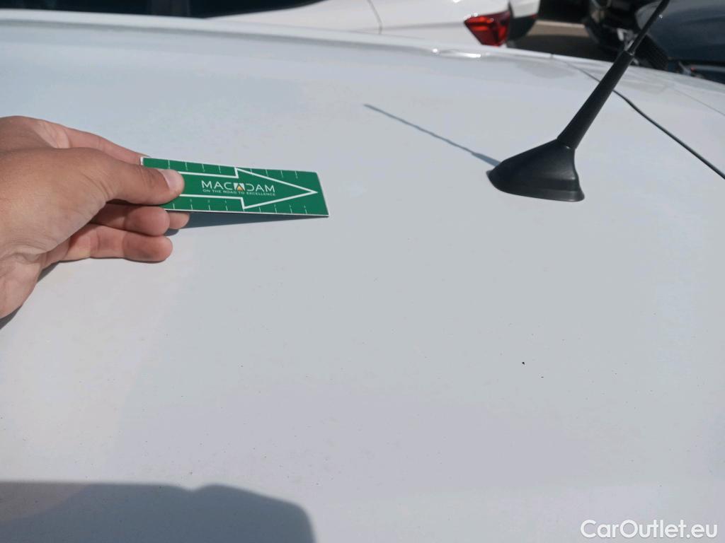  Nissan  Micra NISSAN  / 2017 / 5P / berlina con portón IG-T 68 kW (92 CV) E6D-F Visia #24