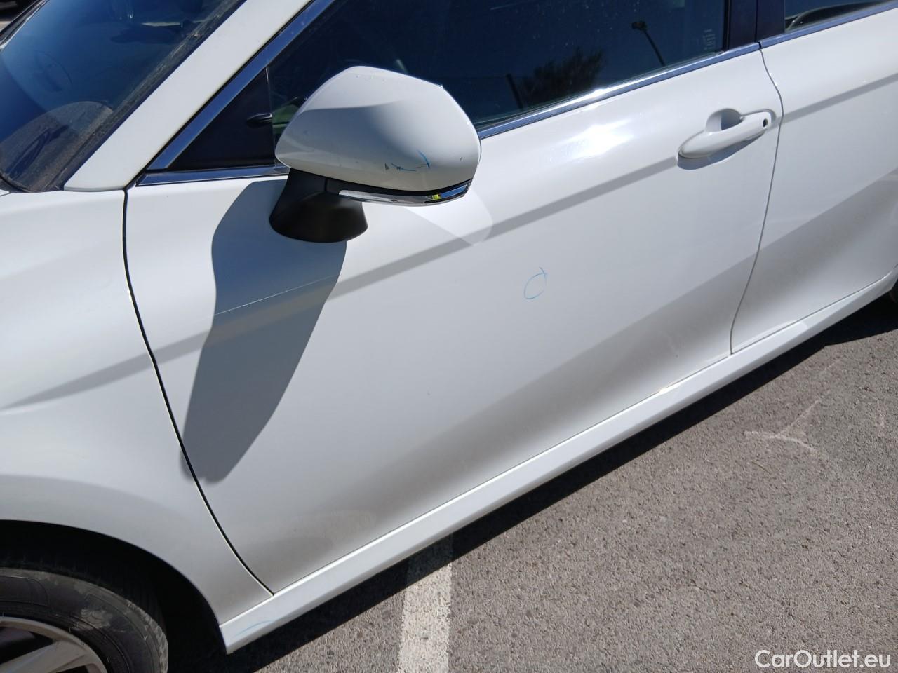 Toyota  Camry TOYOTA  / 2021 / 4P / sedán 2.5 220H Advance #13