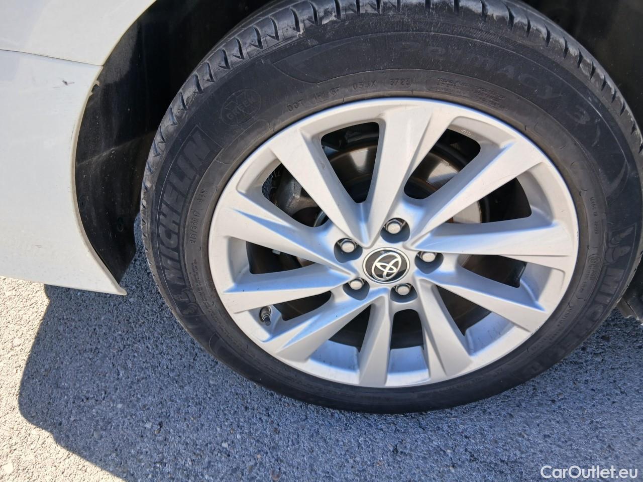  Toyota  Camry TOYOTA  / 2021 / 4P / sedán 2.5 220H Advance #26