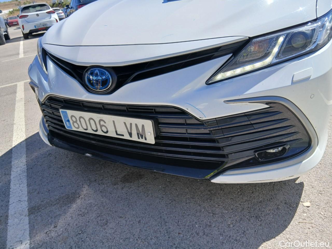  Toyota  Camry TOYOTA  / 2021 / 4P / sedán 2.5 220H Advance #2
