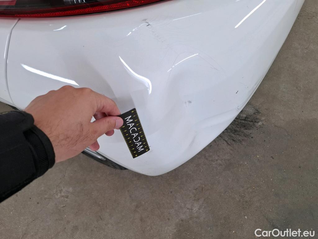  Peugeot  208  Affaire Premium Pack 1.2 80CV BVM5 E6dT #2