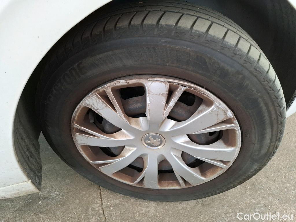  Peugeot  208  Affaire Premium Pack 1.2 80CV BVM5 E6dT #38
