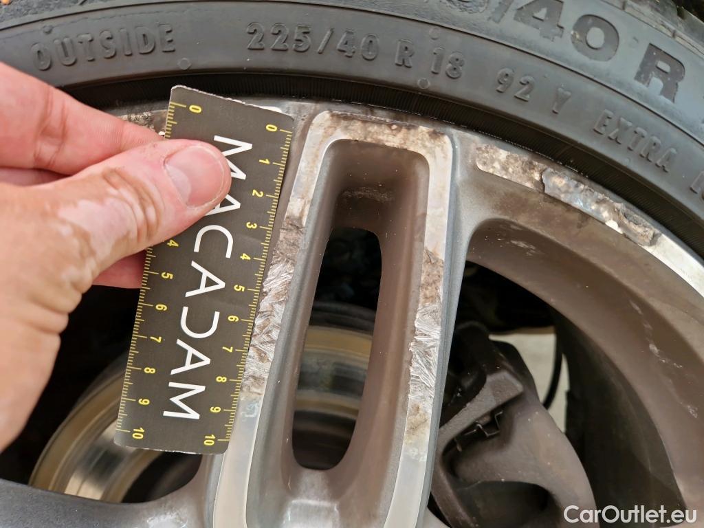  Mercedes  CLA-Klasse MERCEDES-BENZ Classe CLA 4p Coupé CLA 220 d Business Exécutive 4M BA7 #37