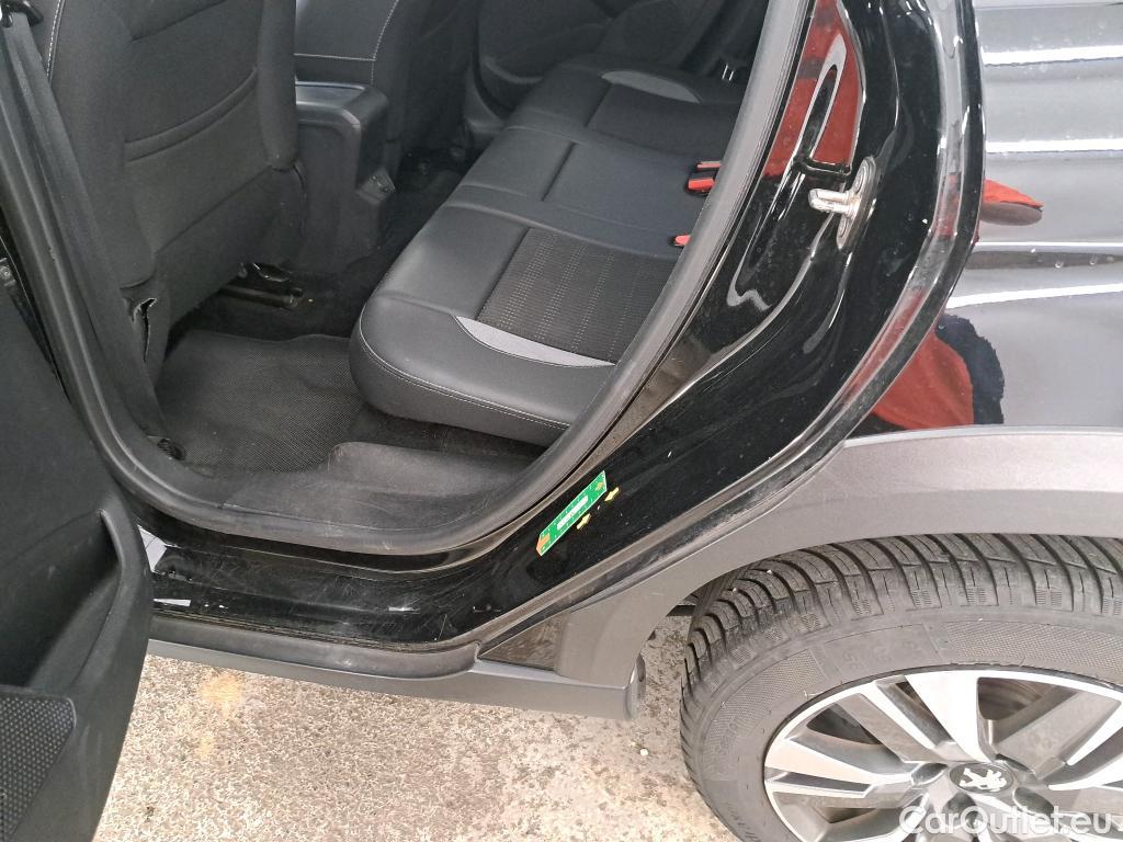  Peugeot  2008 PEUGEOT  5p Crossover BlueHDi 100 ¤6.c S&S ALLURE BUSINESS #40