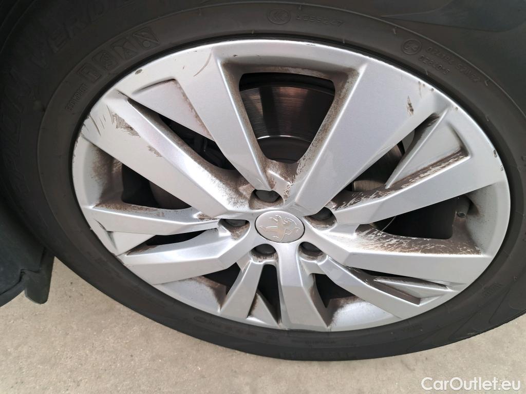  Peugeot  5008  Active Business 1.5 HDi 130CV BVM6 7 Sieges E6dT #37