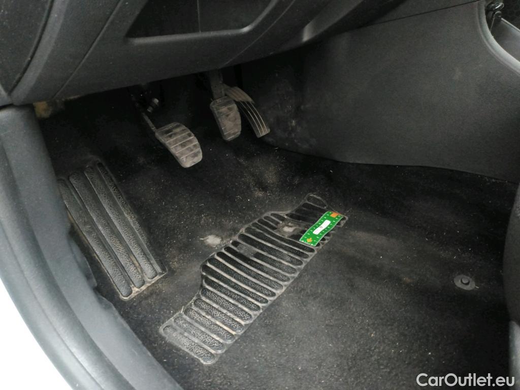  Renault  Clio  IV Air MediaNav 1.5 dCi 90CV BVM5 E6 #1