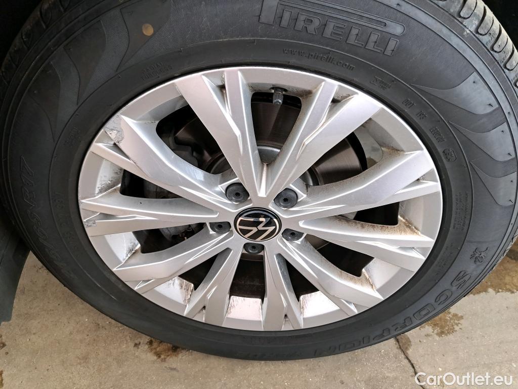  Volkswagen  Tiguan VOLKSWAGEN  / 2020 / 5P / SUV 2.0 TDI 150 DSG7 Life Business #9