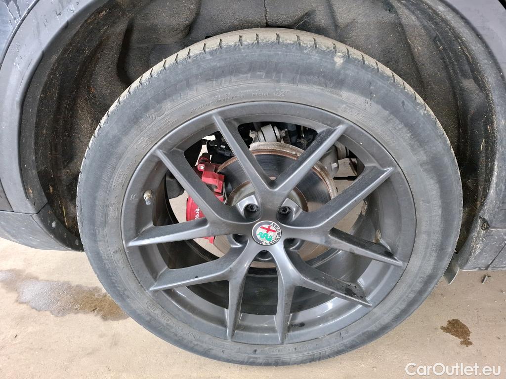  Alfa Romeo   STELVIO ALFA ROMEO / 2017 / 5P / SUV 2.2 Diesel 190ch AT8 Q4 Sprint #14