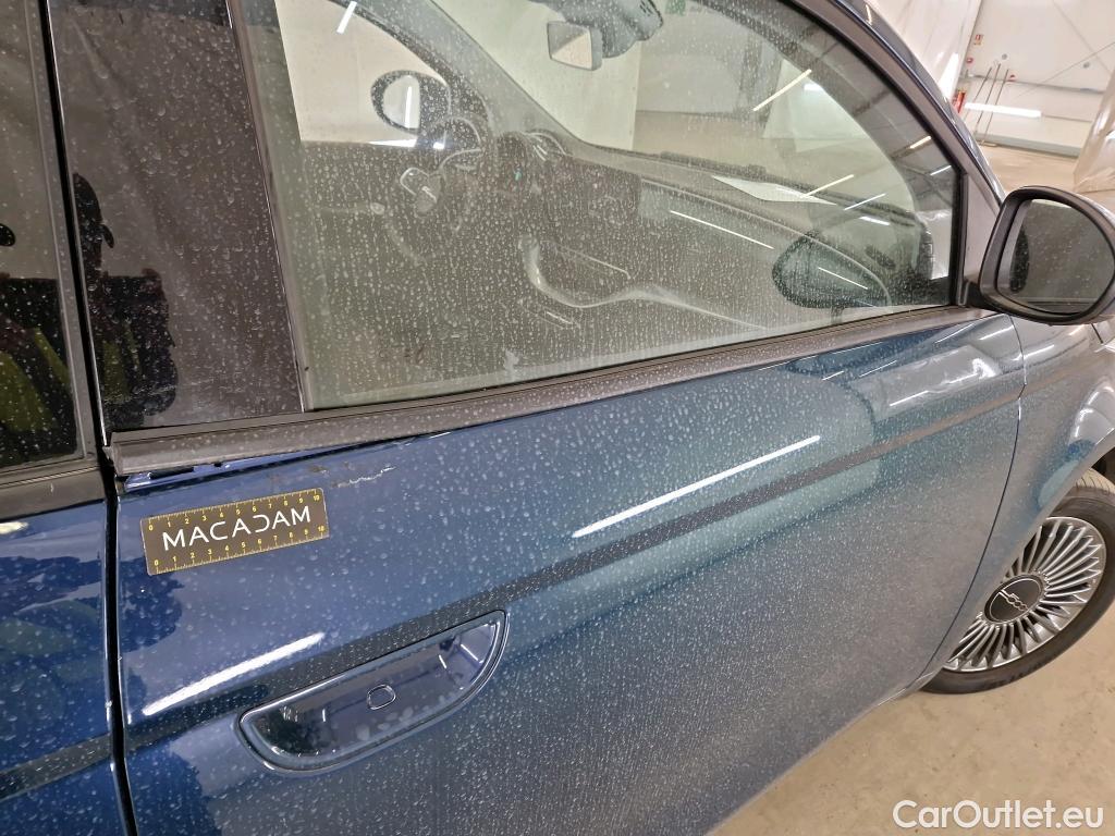  Fiat  500 FIAT  / 2020 / 3P / Berline 42kWh Icône #30