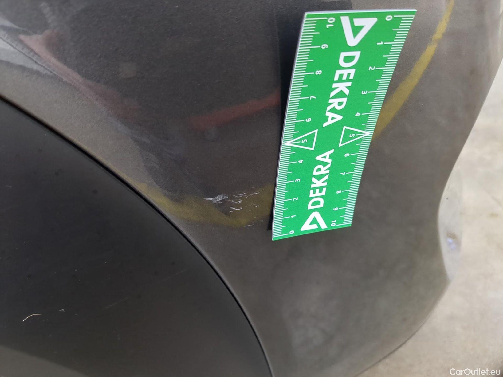  Citroen  C3  Aircross Shine 1.2 PureTech 130CV BVA6 E6d / VO RECONDITIONNE - PHOTOS AVANT RECONDITIONNEMENT #9