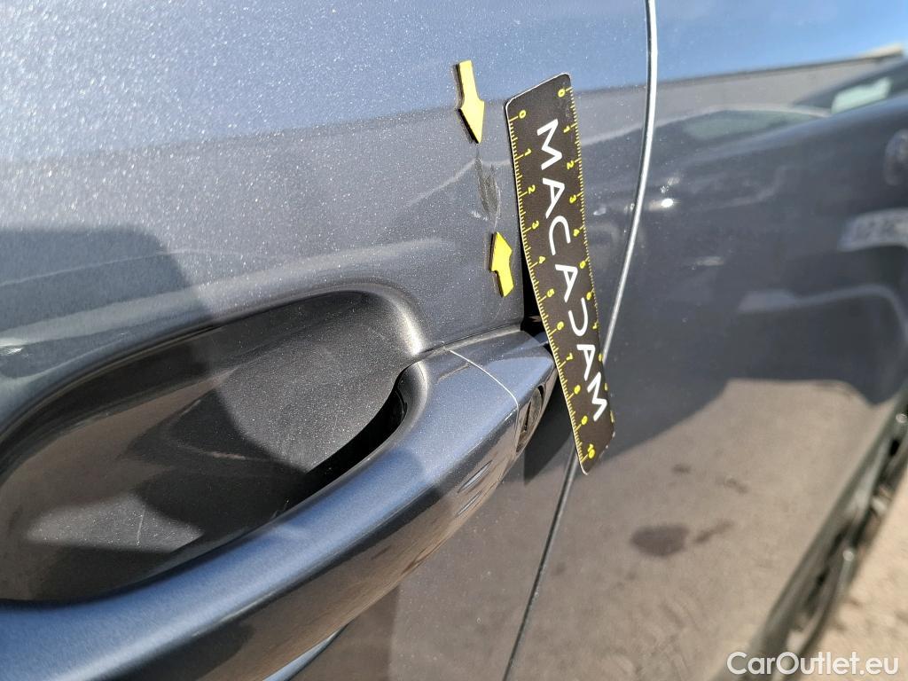  Citroen  C4 CITROEN  / 2020 / 5P / Berline PureTech 130 EAT8 MAX #2