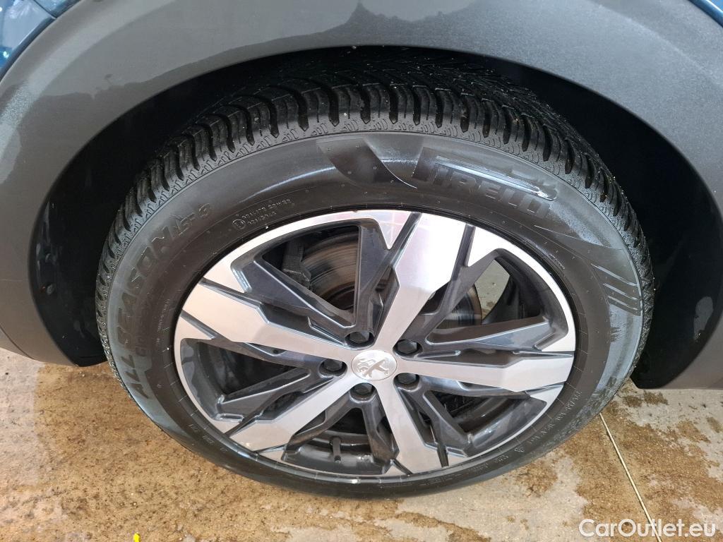  Peugeot  3008  Allure Pack 1.2 PureTech 130CV BVA8 E6d #61