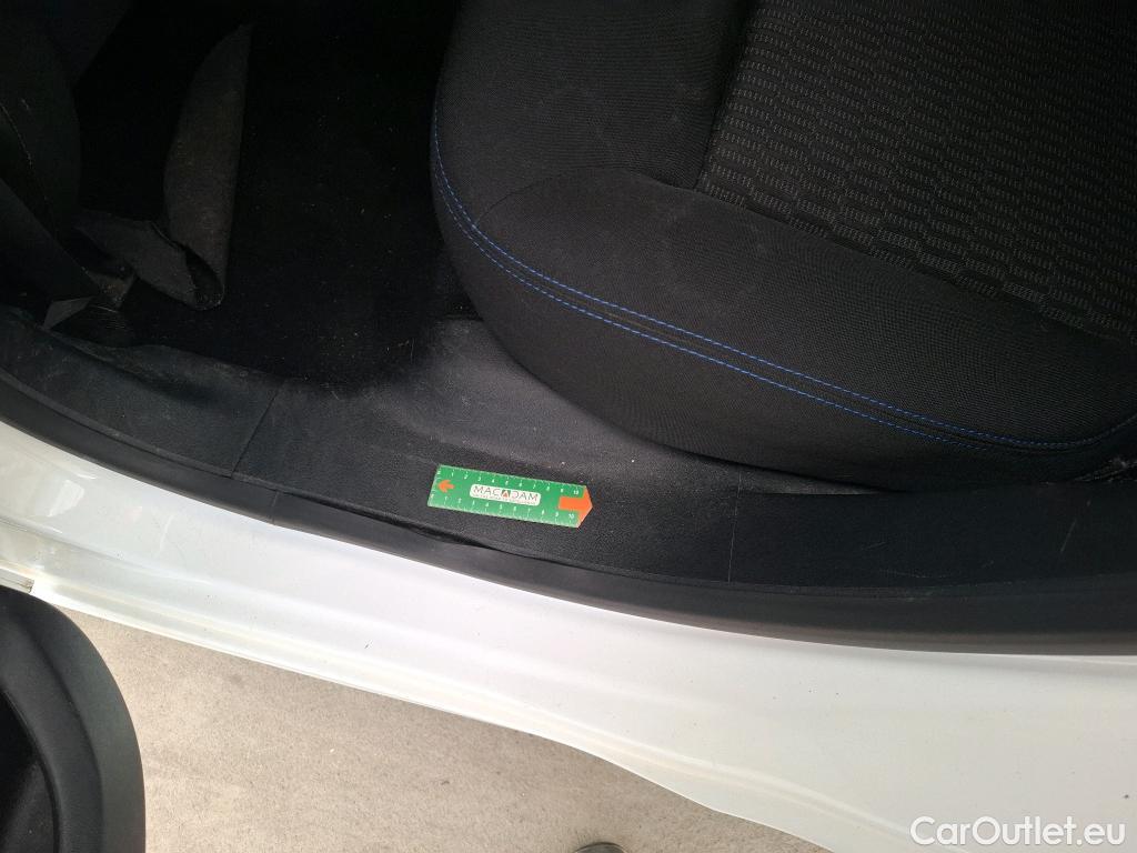  Peugeot  208  Style 1.2 PureTech 80CV BVM5 E6 #1