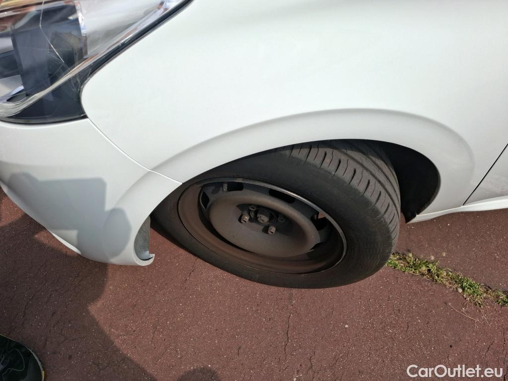  Peugeot  208  Active 1.2 PureTech 80CV BVM5 E6 #3