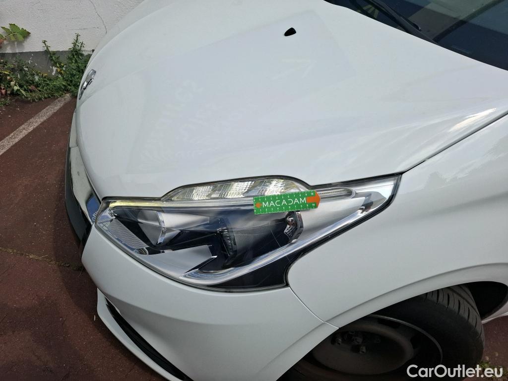  Peugeot  208  Active 1.2 PureTech 80CV BVM5 E6 #9