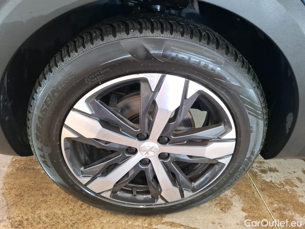  Peugeot  3008  Allure Pack 1.2 PureTech 130CV BVA8 E6d #62