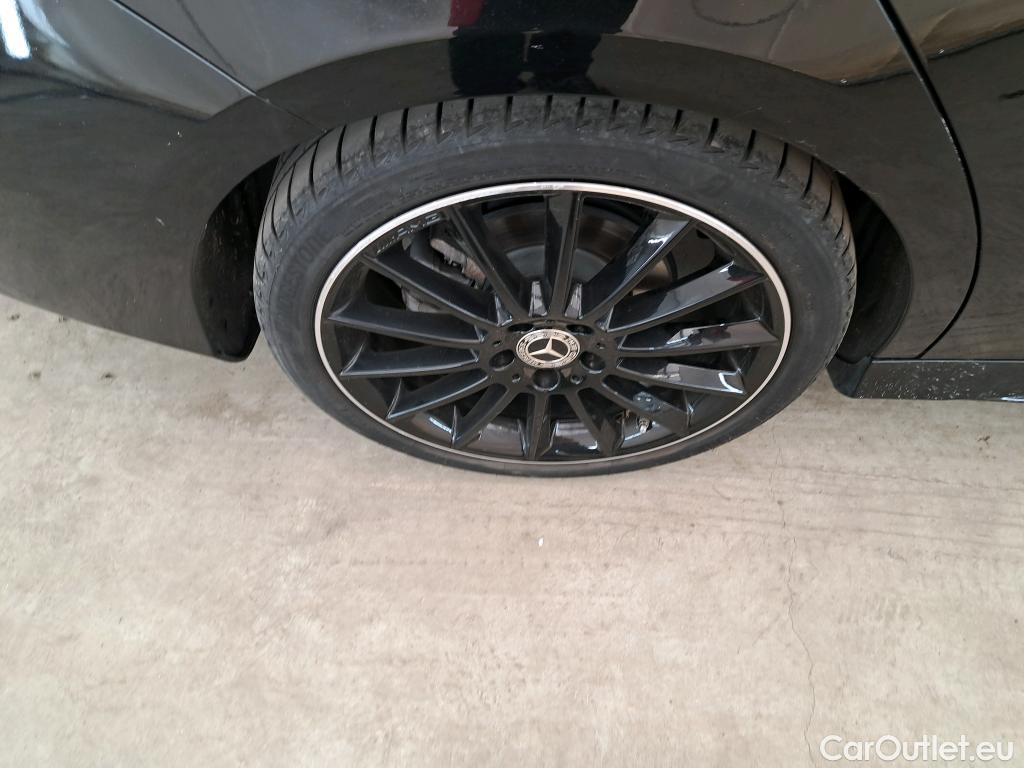  Mercedes  CLA-Klasse MERCEDES-BENZ CLA Shooting Brake / 2019 / 5P / Break CLA 200 AMG Line BA7 #10