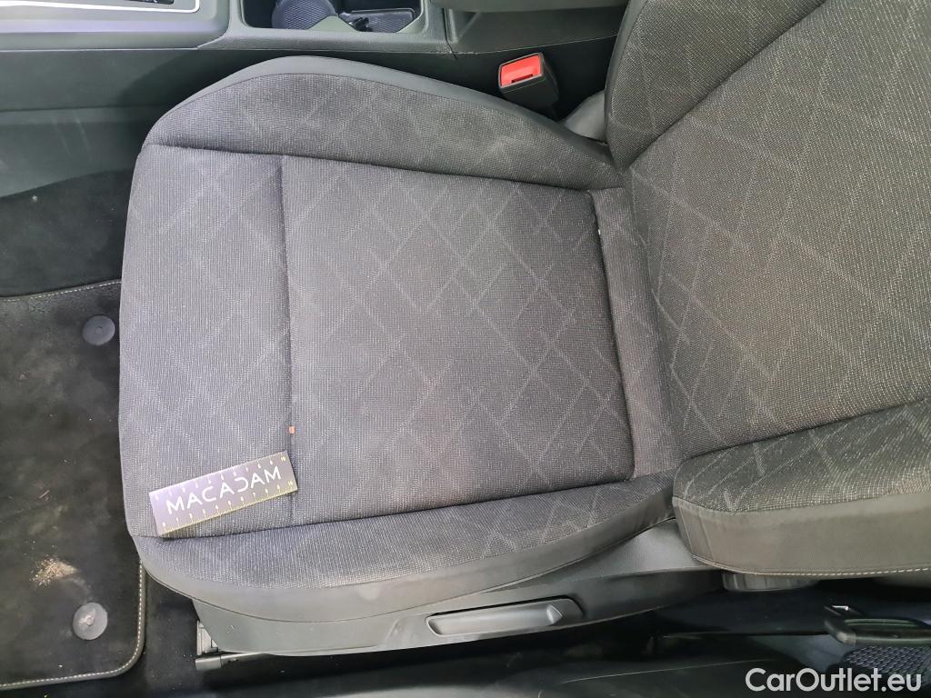  Volkswagen  Golf  VIII Berline Life 1st 2.0 TDI 115CV BVA7 E6d #8