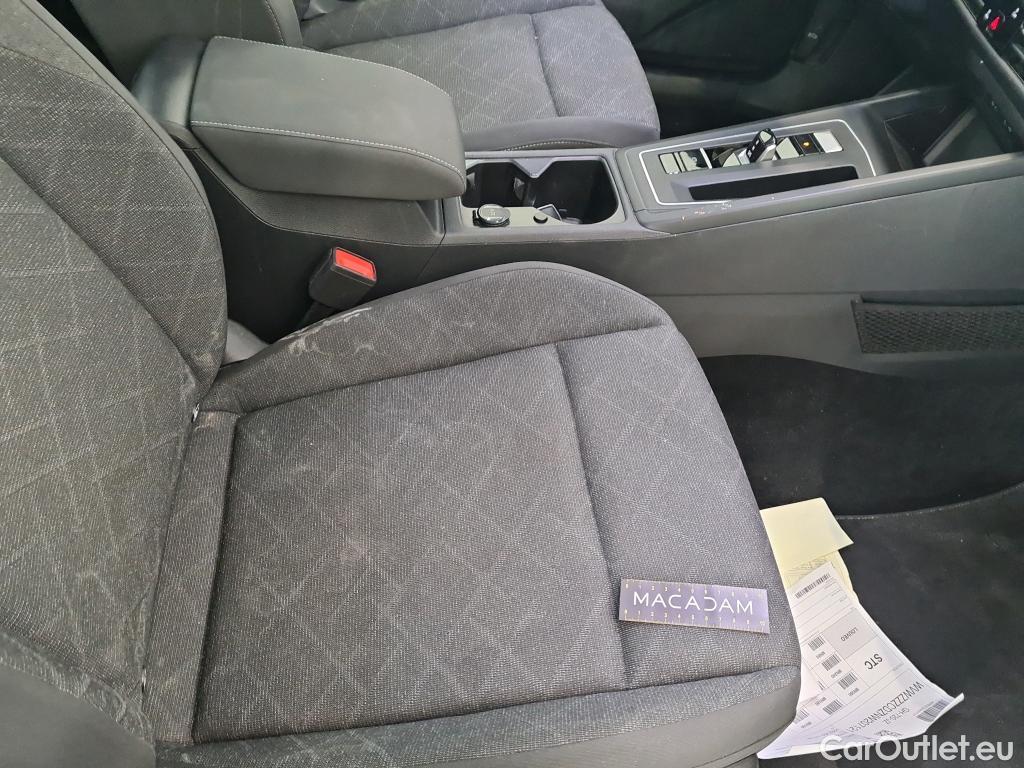  Volkswagen  Golf  VIII Berline Life 1st 2.0 TDI 115CV BVA7 E6d #12