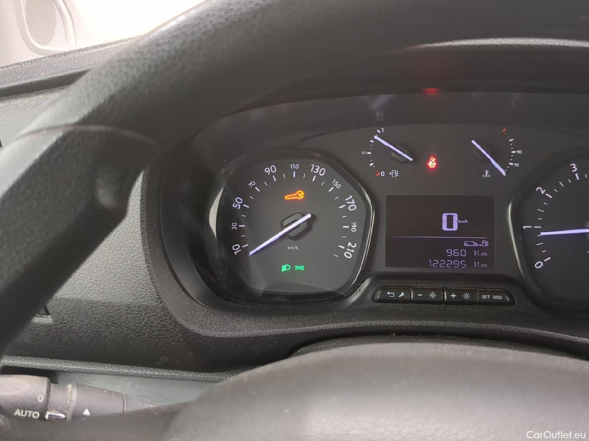  Peugeot  Expert PEUGEOT  / 2016 / 4P / Fourgon tôlé 1.5 BLUEHDI 120 S&S STANDARD PREMIUM #1