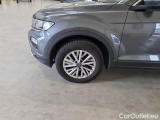  Volkswagen  T-ROC VOLKSWAGEN  / 2017 / 5P / SUV 1.5 TSI ACT BUSINESS DSG #42