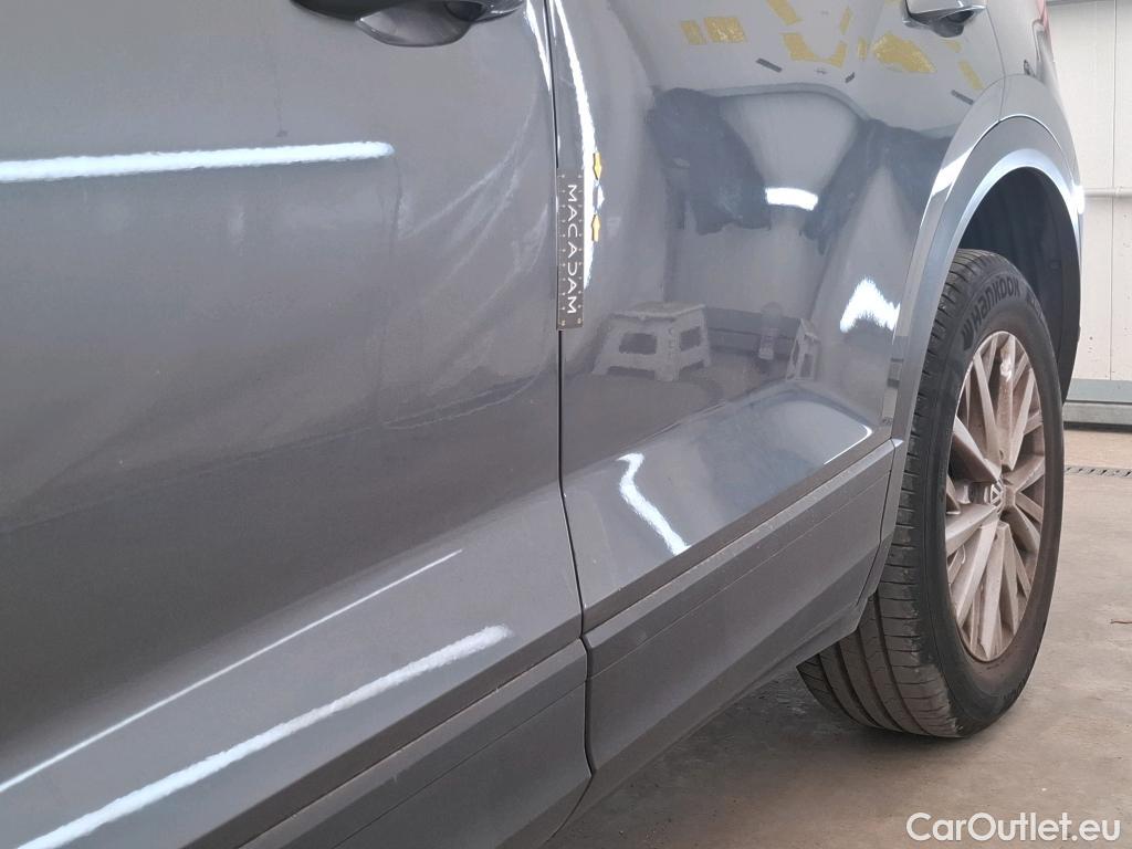  Volkswagen  T-ROC VOLKSWAGEN  5p SUV 1.0 TSI 115 LOUNGE #40