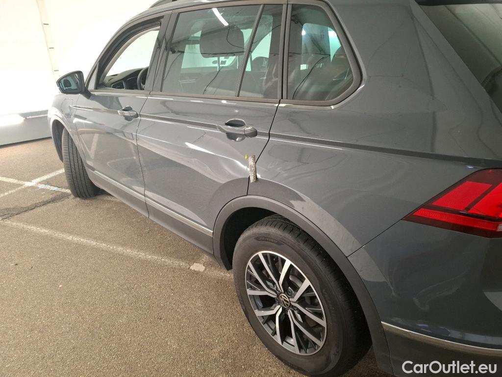  Volkswagen  Tiguan VOLKSWAGEN  / 2020 / 5P / SUV 1.4 eHybrid 245 DSG6 Life #5