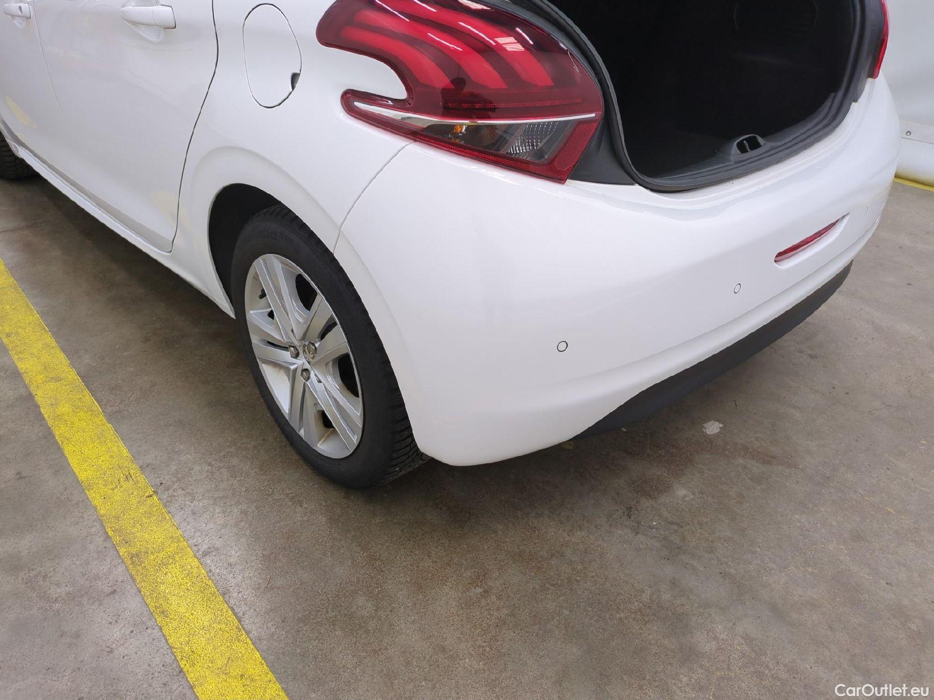  Peugeot  208  Allure Business 1.2 PureTech 110CV BVM5 E6 #9