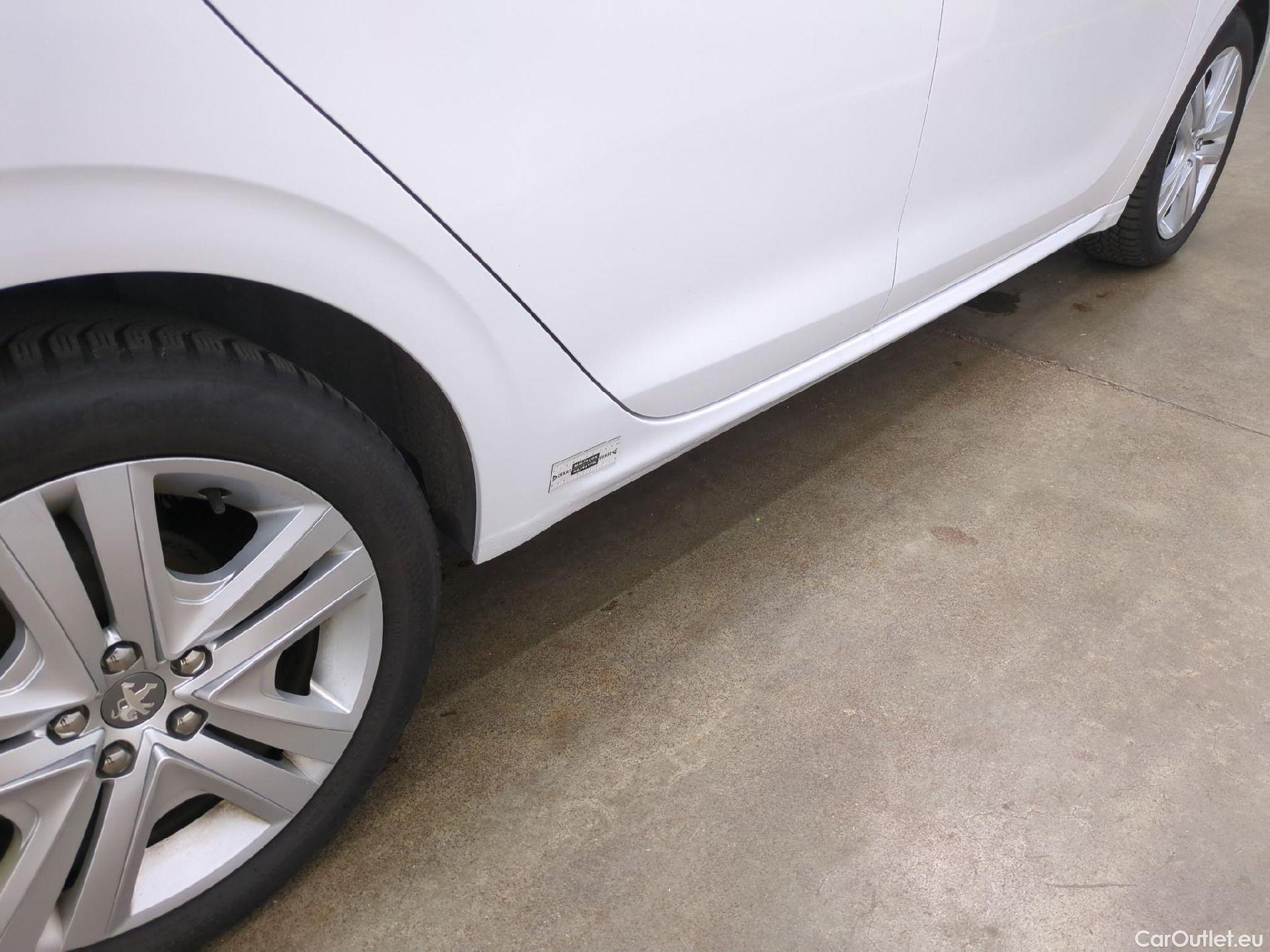  Peugeot  208  Allure Business 1.2 PureTech 110CV BVM5 E6 #13