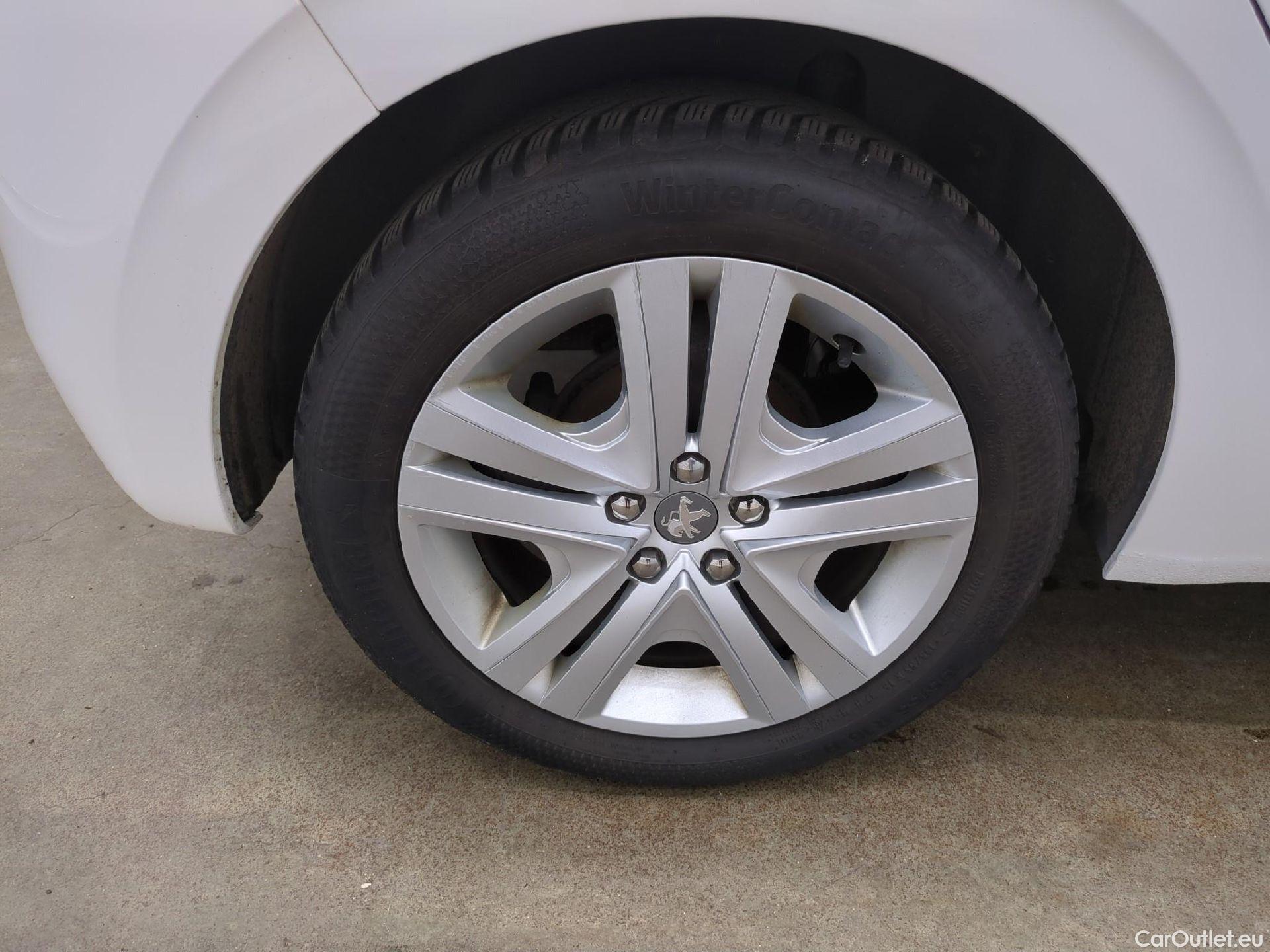  Peugeot  208  Allure Business 1.2 PureTech 110CV BVM5 E6 #6