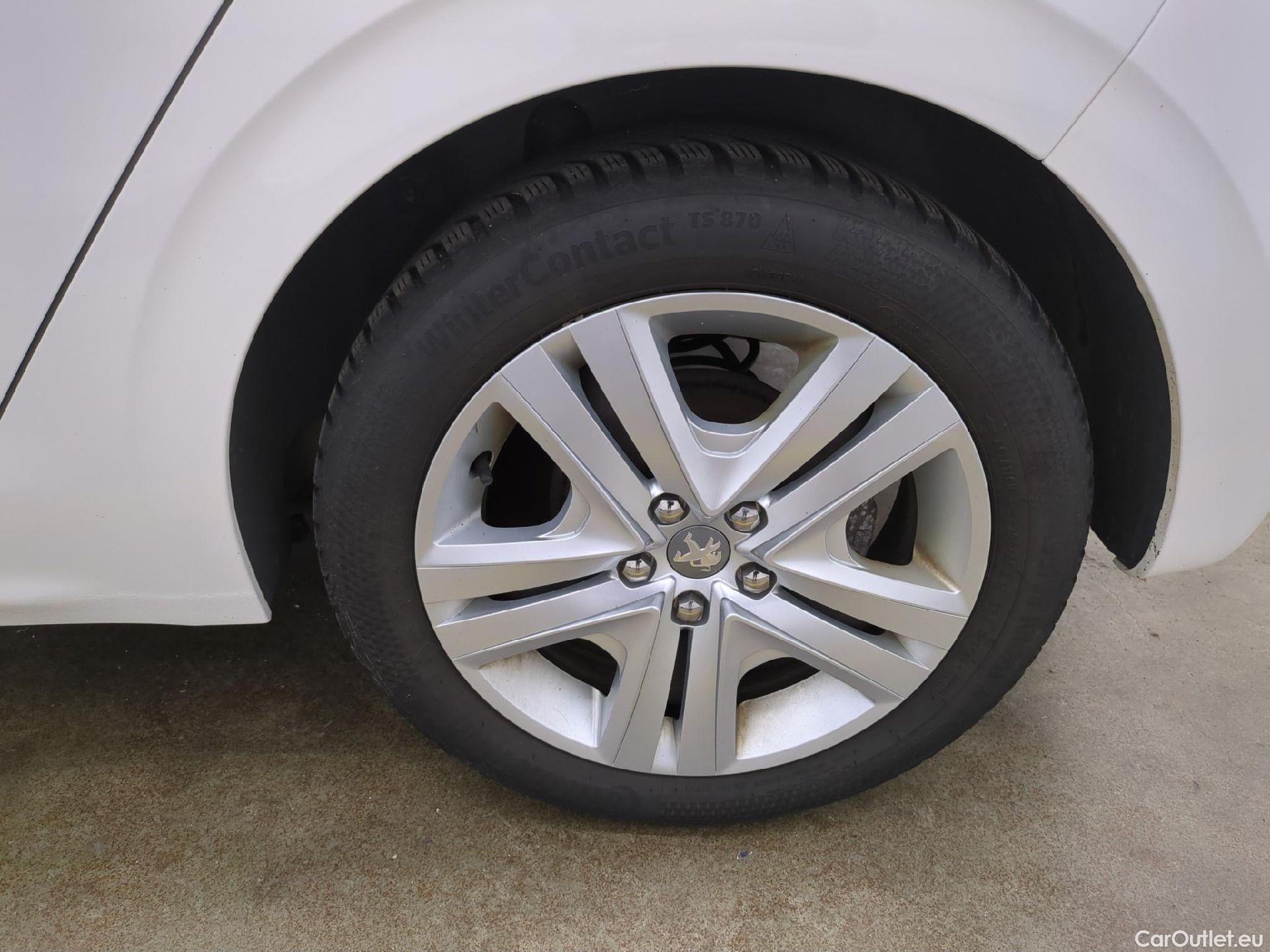  Peugeot  208  Allure Business 1.2 PureTech 110CV BVM5 E6 #5