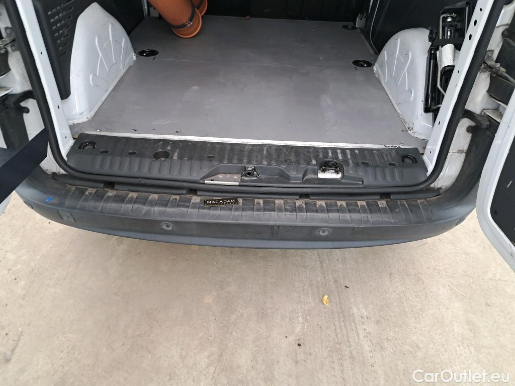  Renault  Kangoo  II Express Grand Confort (L1) 1.5 dCi 80CV BVM6 E6dT #31