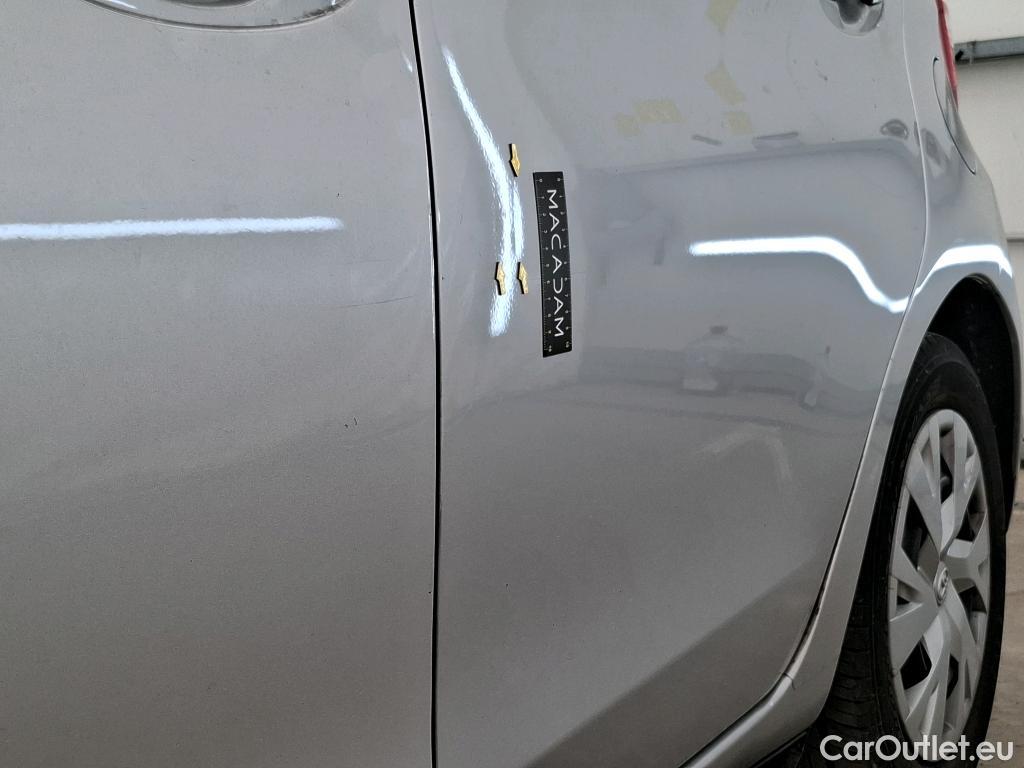  Toyota  Yaris TOYOTA  Hybride / 2017 / 5P / Berline 1.5 VVT-I HYBRID France Business #29
