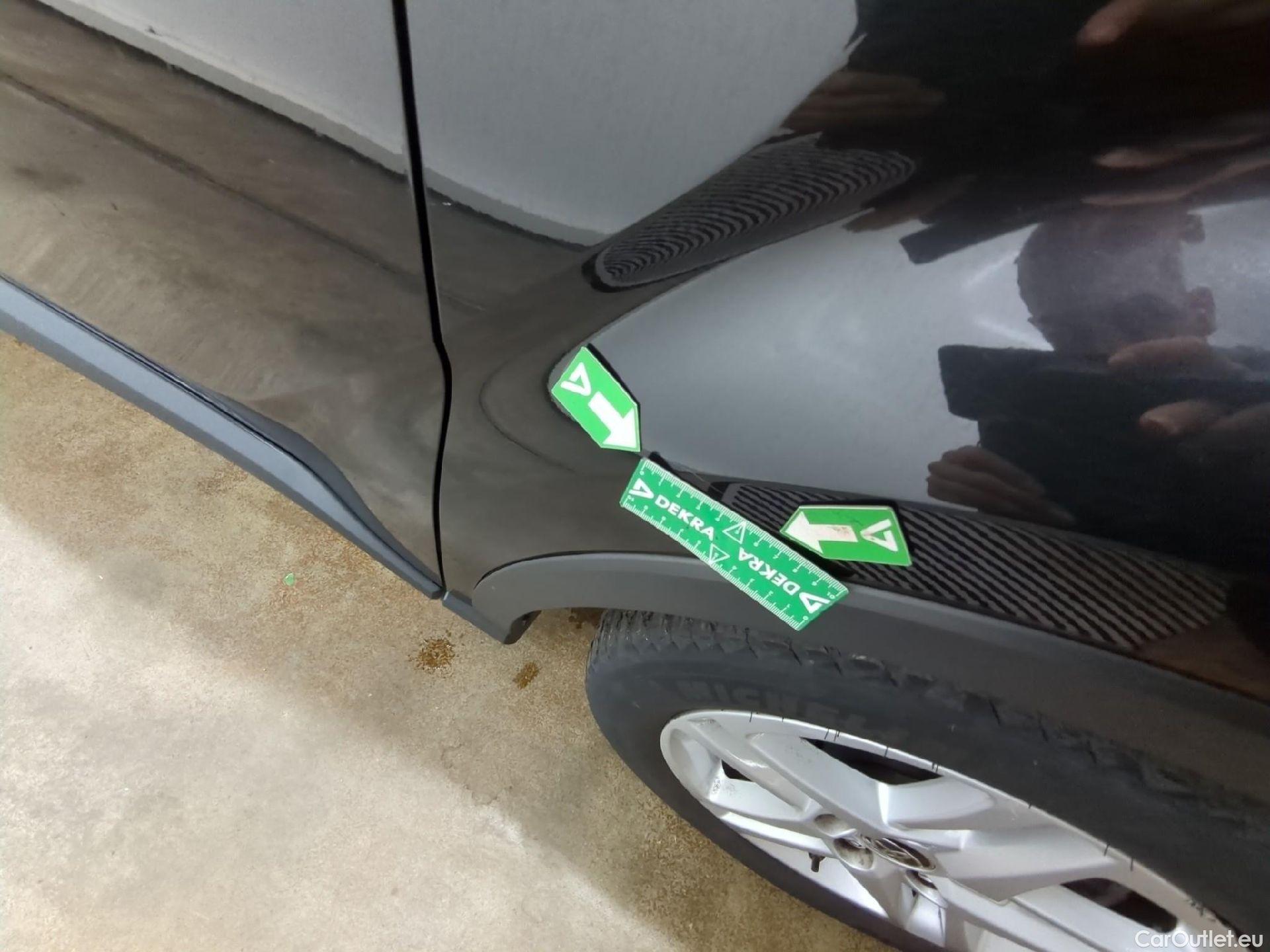  Toyota  C-HR TOYOTA  / 2016 / 5P / SUV 1.8 HYBRIDE 122 DYNAMIC BUSINESS #30
