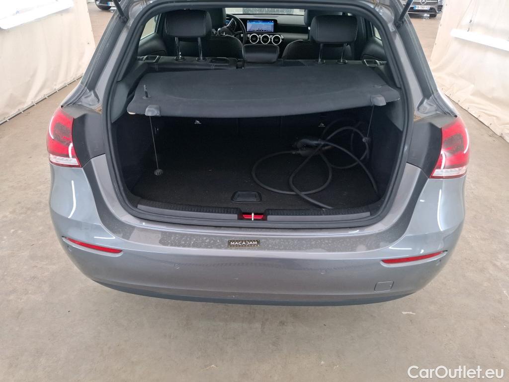  Mercedes  A-Klasse MERCEDES-BENZ Classe A Compact / 2018 / 5P / Berline A 250 e Business Line 8G-DCT #10