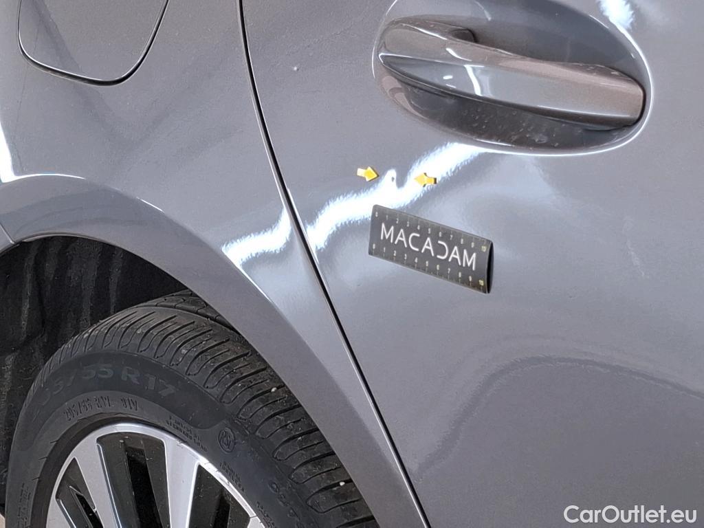  Mercedes  A-Klasse MERCEDES-BENZ Classe A Compact / 2018 / 5P / Berline A 250 e Business Line 8G-DCT #23
