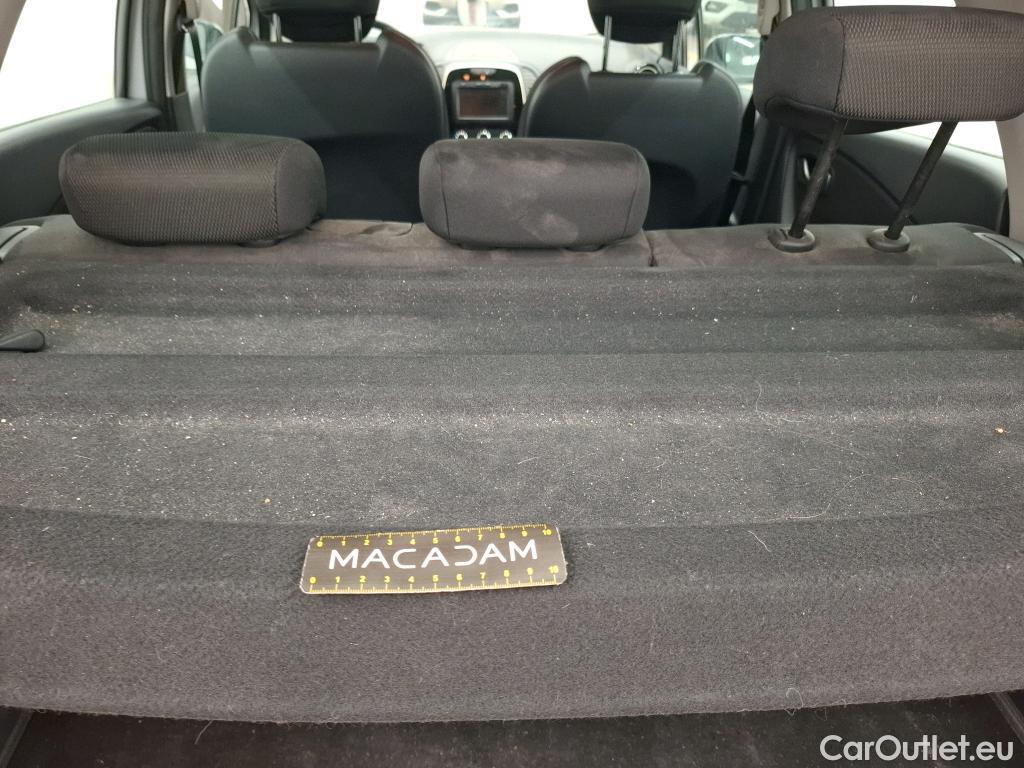  Renault  Captur RENAULT  / 2017 / 5P / Crossover Business dCi 90 #26