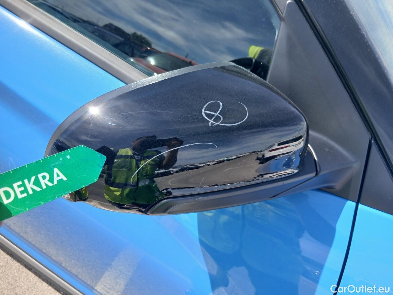 Land Rover  Discovery HYUNDAI Kona / 2020 / 5P / todoterreno 1.6 GDI HEV Tecno 2C DCT #24