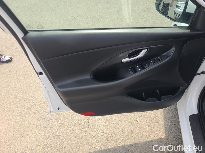  Hyundai  i30   cw (PD)(2017->)  kom.1.6CRDi 115 Smart #6