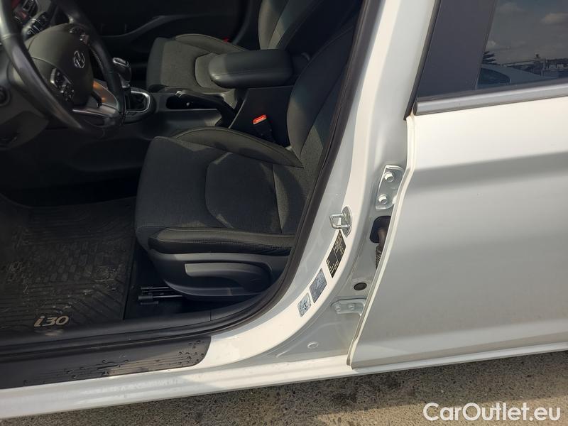  Hyundai  i30   cw (PD)(2017->)  kom.1.6CRDi 115 Smart #11