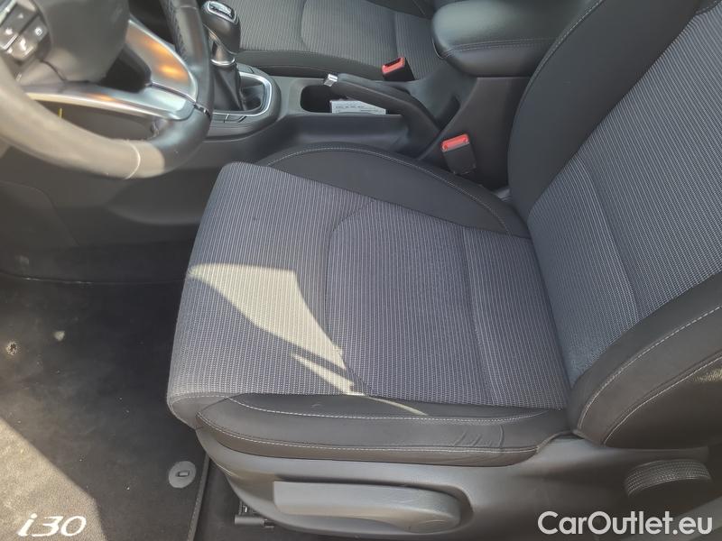  Hyundai  i30  (PD)(01.2017  ->)  kom.1.0TGDI Family Comf #5