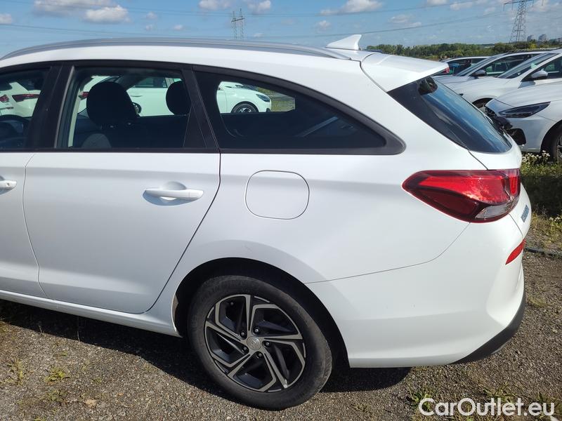  Hyundai  i30  (PD)(01.2017  ->)  kom.1.0TGDI Family Comf #9